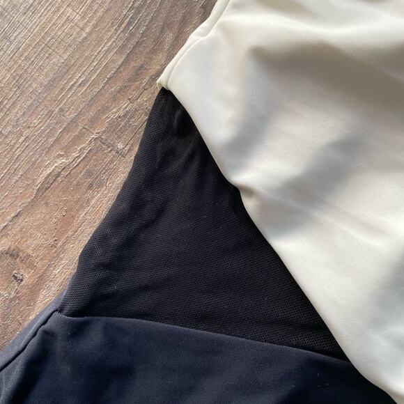 Modern One Shoulder One Piece Swimsuit - Picture 4 of 8